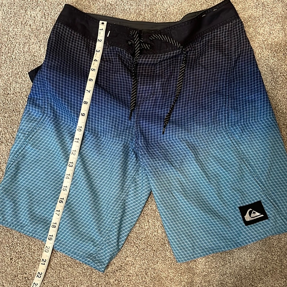 QUICKSILVER boardshorts